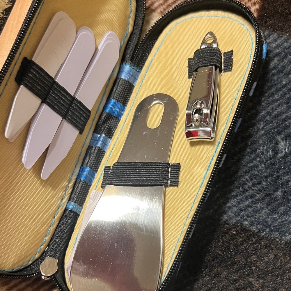 Nail kit & brush (hair removal) for men - Picture 3 of 8